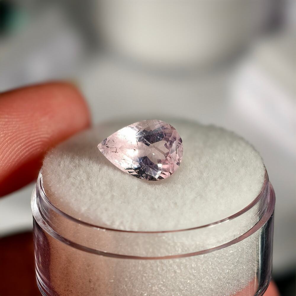 2.00ct Morganite Pear Cut Gemstone View 4